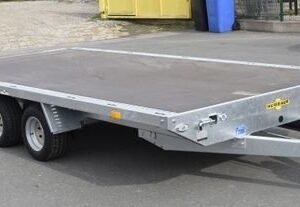 Autotransportanhänger HUMBAUR Universal 3000 mit Holzboden, sofort verfügbar